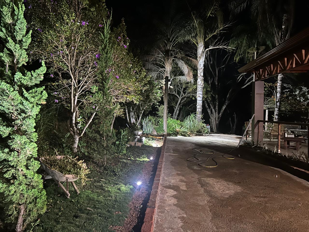 Jardim à noite